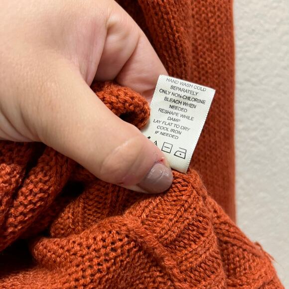 Madison + Hudson Sweater Long Sleeve Pullover Orange Crew Neck Button Accent M - Picture 8 of 8